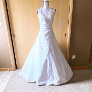 NWT Sz 12 Signature Design Satin Wedding Dress